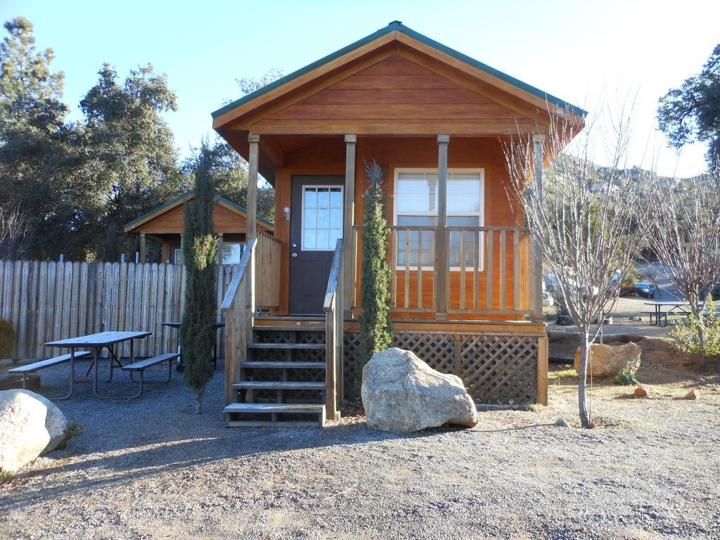 Oakzanita Springs Camping Resort Cabin 1 Descanso ภายนอก รูปภาพ