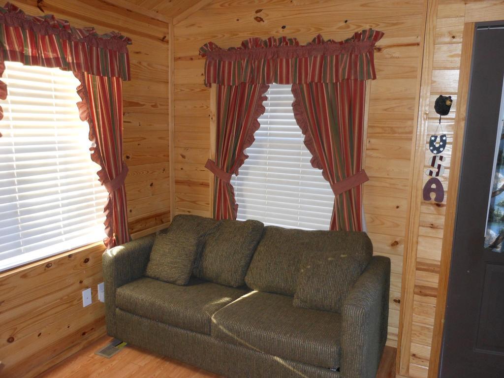 Oakzanita Springs Camping Resort Cabin 1 Descanso ภายนอก รูปภาพ
