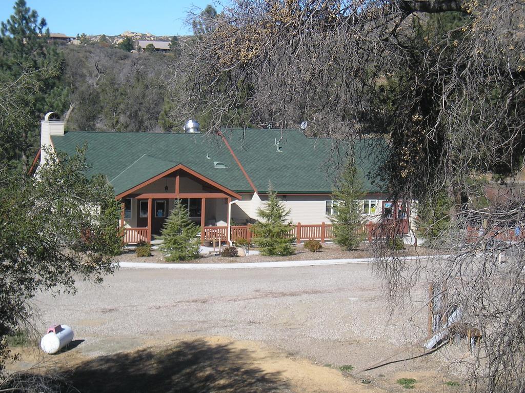 Oakzanita Springs Camping Resort Cabin 1 Descanso ภายนอก รูปภาพ