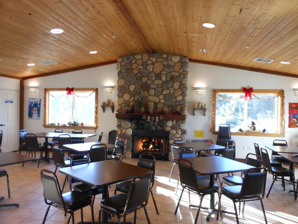 Oakzanita Springs Camping Resort Cabin 1 Descanso ภายนอก รูปภาพ